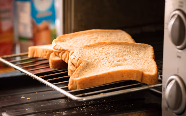 Canadians can get a full refund amid urgent toaster oven recall