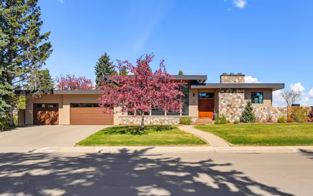 This $3.5M Edmonton home has outstanding views and notable neighbours