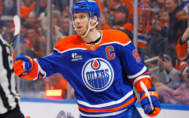 McDavid was baffled before being surprised with NHL award while golfing