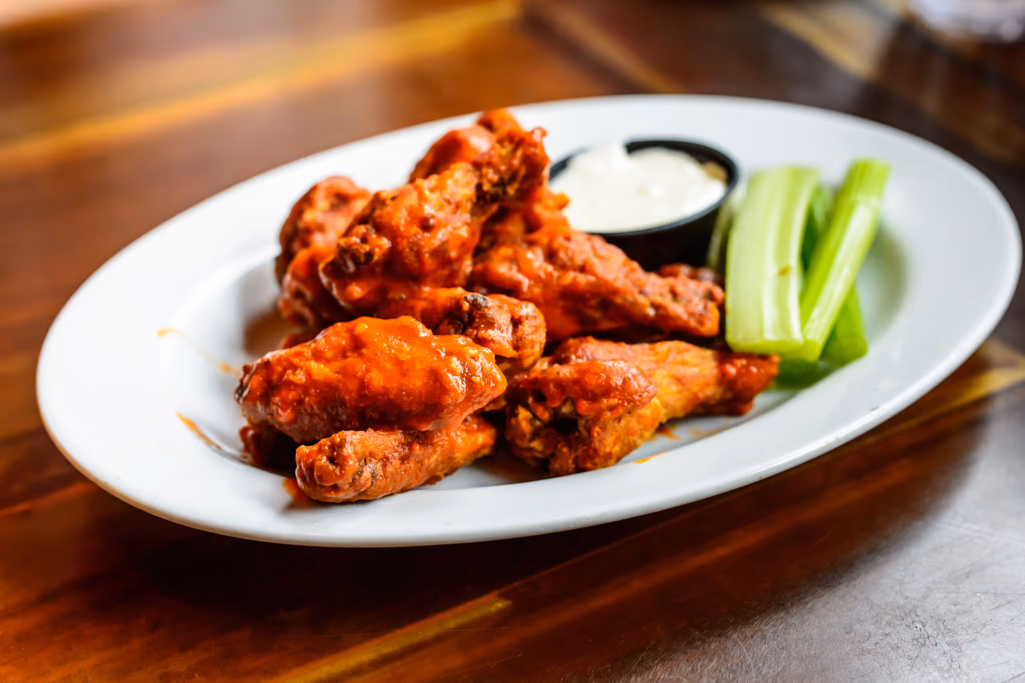 5 restaurants in and around Edmonton with great wing specials