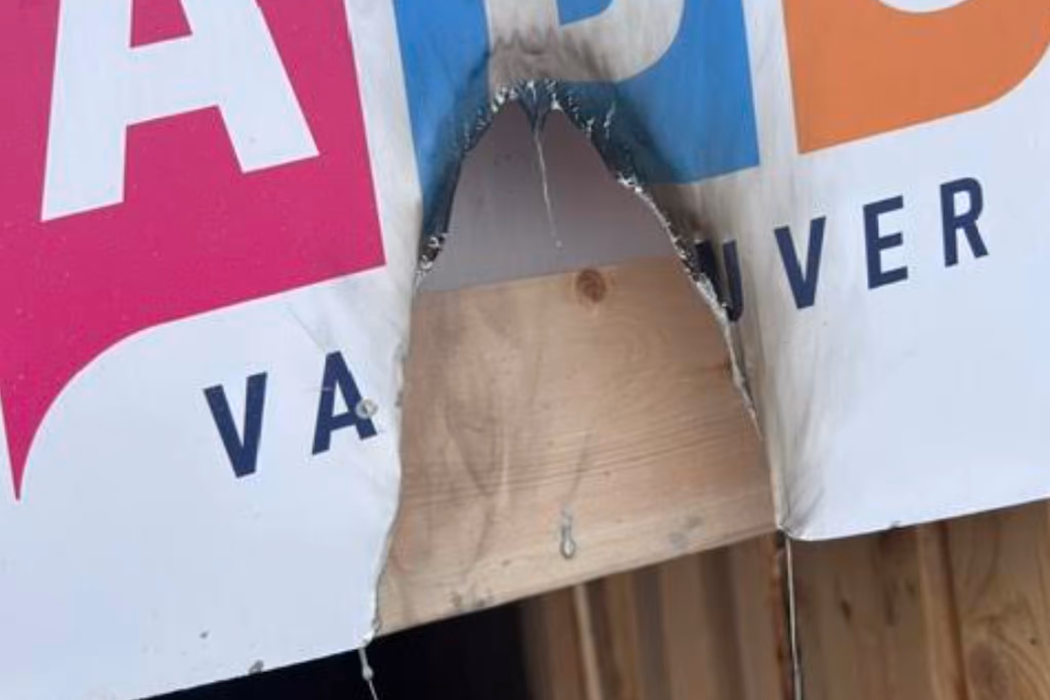 Police investigate suspected arson of Ken Sim's ABC signs at volunteer's home