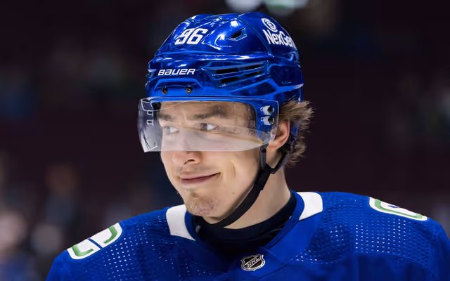 Should Vancouver Canucks bring back Andrei Kuzmenko in free agency?