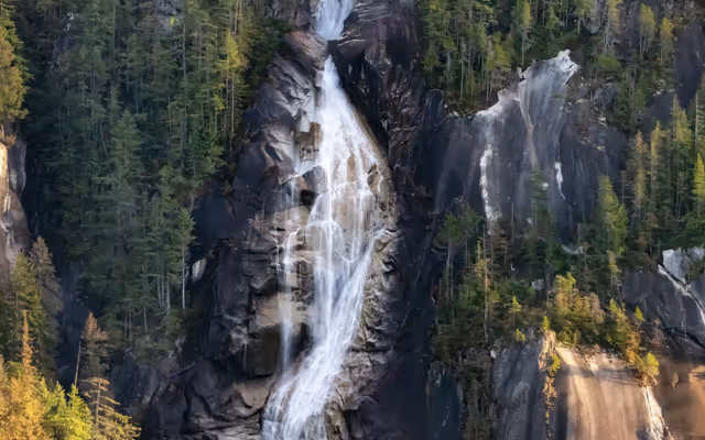 Climbers discover human remains at popular B.C. attraction