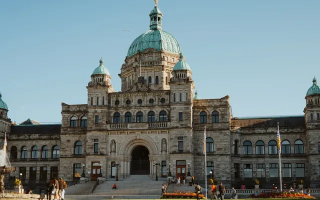 Conservatives knock knock knockin' on a majority government's door in B.C.