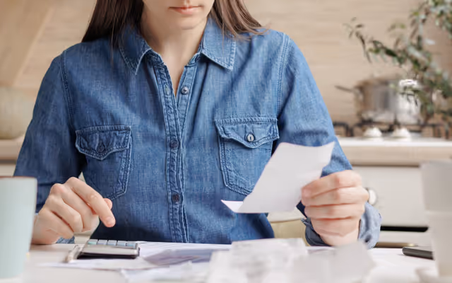 B.C. mom takes legal fight to daughter for loan repayment and breaking a TV