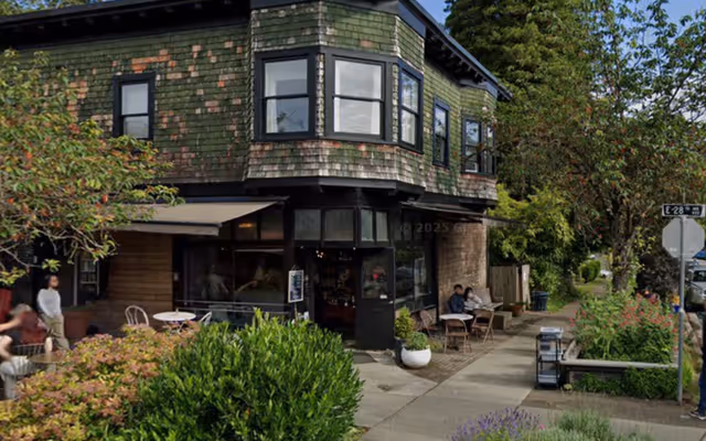 BYOT: East Vancouver corner café responds after table is stolen