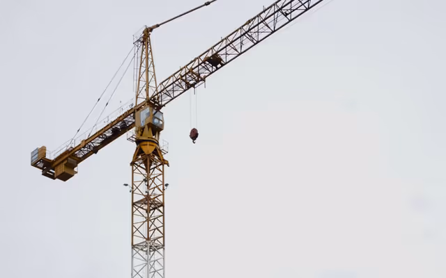 Three teens arrested and released to guardians after dangerous Port Moody crane stunt