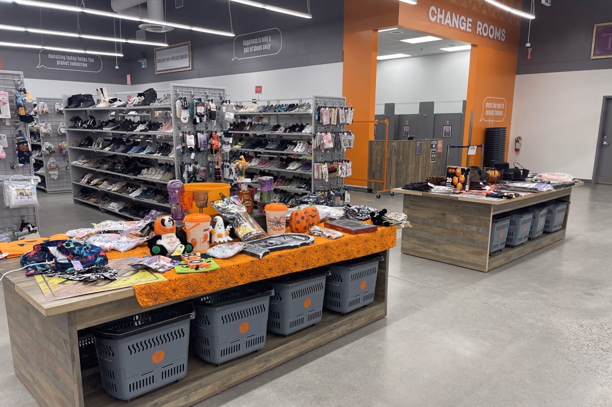 'Heartbreaking': Beloved Metro Vancouver thrift store closing after 21 years