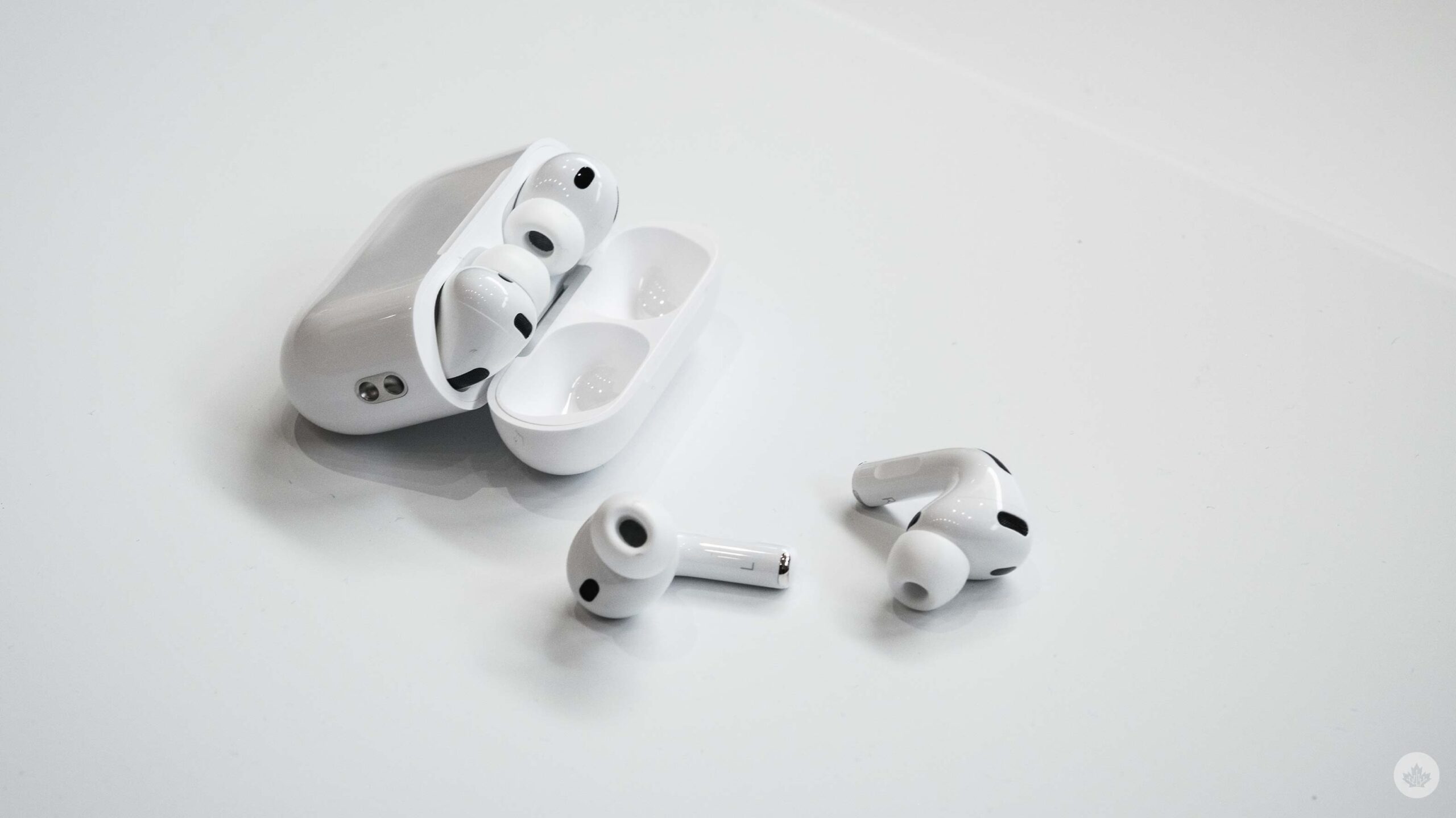 Leaked details reveal new AirPods sport 1MP cameras