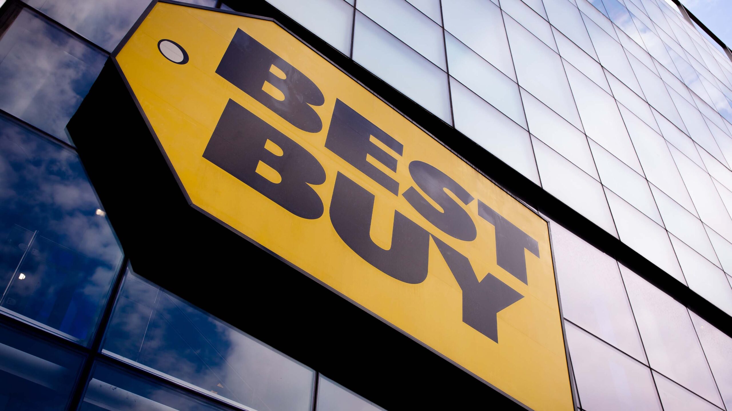 Best Buy Labour Day sale continues, AirPods Pro 3 discounted