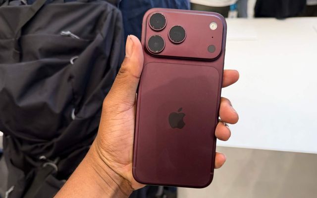 iPhone 18 Pro and 18 Pro Max Canadian carrier pricing