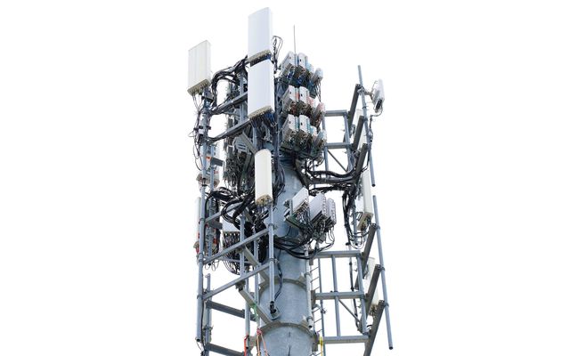 Bell boosts wireless in Toronto with new Roncesvalles site