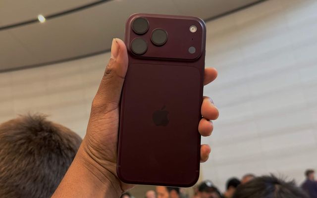 iPhone 18 Pro teardown reveals how the aperture works, repairability issues
