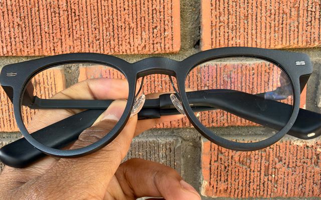 MemoMind One: AI smart glasses with privacy in mind