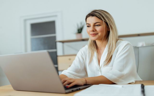 Everything you need to know about HIPAA, PIPEDA, and therapy messaging in Canada