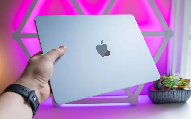 Save $150 on an M5 MacBook Air at these retailers