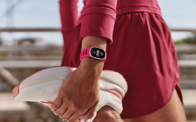 Here’s Canadian pricing for Google’s new Fitbit Edge tracker