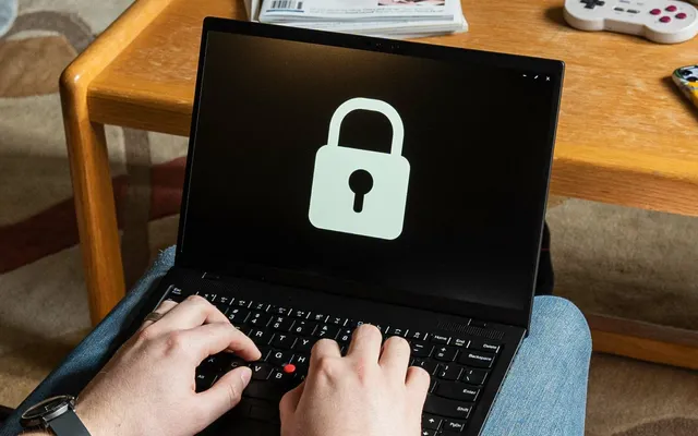 Canadian Centre for Cyber Security warns of AI scams ahead of holiday shopping season