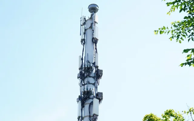 Bell boosts wireless in Toronto with another new wireless site