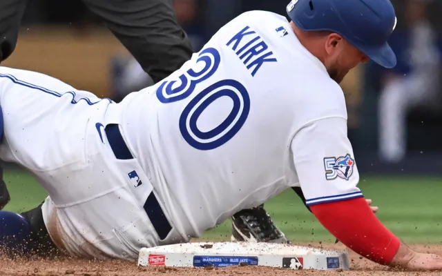 ‘What in the world?’ Alejandro Kirk stuns Toronto Blue Jays fans with rare stolen base