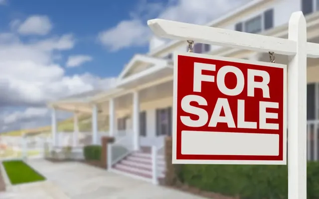Canadian home sales could drop 5.2% in 2026 as market uncertainty persists
