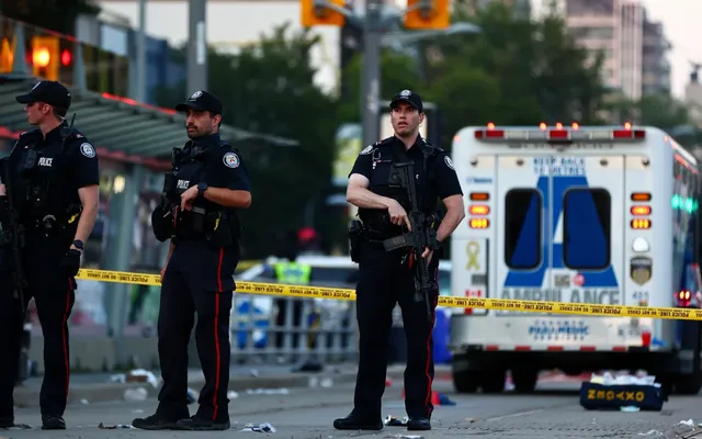 ‘It’s a wake-up call,’ Toronto councillor says Salsa on St. Clair shooting is a ‘tipping point’