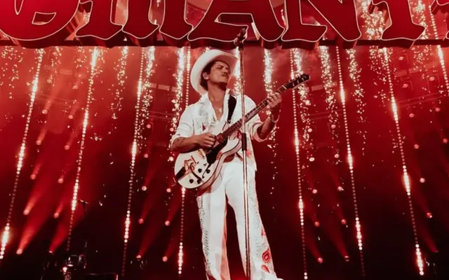 ‘He’s very important to me,’ Bruno Mars fans react to sold-out first show at Rogers Stadium