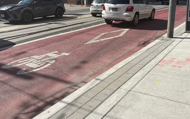 Toronto resumes Bathurst and Dufferin transit lane work, set to end before FIFA World Cup