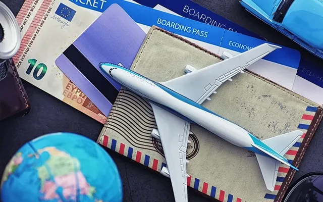 Travelling Thanksgiving weekend? Here are 5 expert tips to maximize your budget