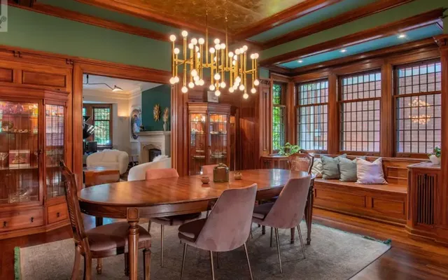 Sprawling High Park Estate Comes With Decked-Out Garage 'Lounge'