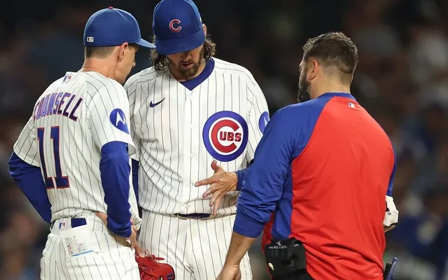 Cubs' Kevin Gausman leaves game early vs. White Sox with non-pitching hand cramp
