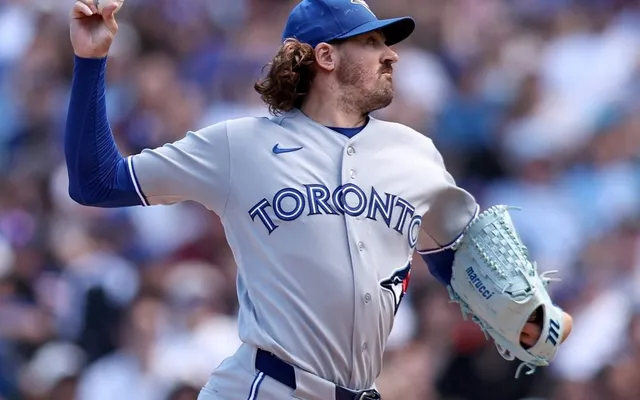 Blue Jays' bid to get back to .500 denied in 16-2 loss to Cubs