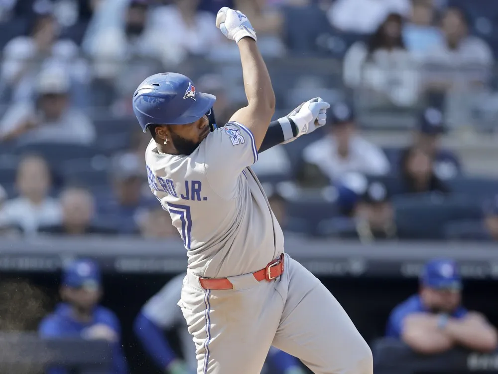 Blue Jays get six-inning no-hitter from Dylan Cease, survive late-game scare to edge Yankees