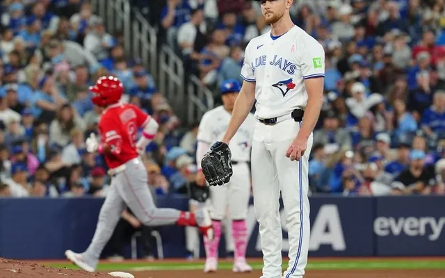 Blue Jays trade pitcher Eric Lauer to Los Angeles Dodgers