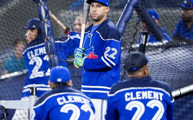 George Springer returns, hits RBI single in Blue Jays win over Red Sox
