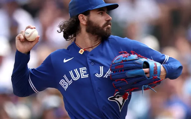 Louis Varland blows first save of season as Blue Jays waste elite outing by Dylan Cease in loss to Cubs