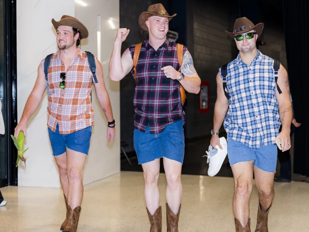 Blue Jays rookies show off cowboy outfits on Texas trip: Who wore it best?