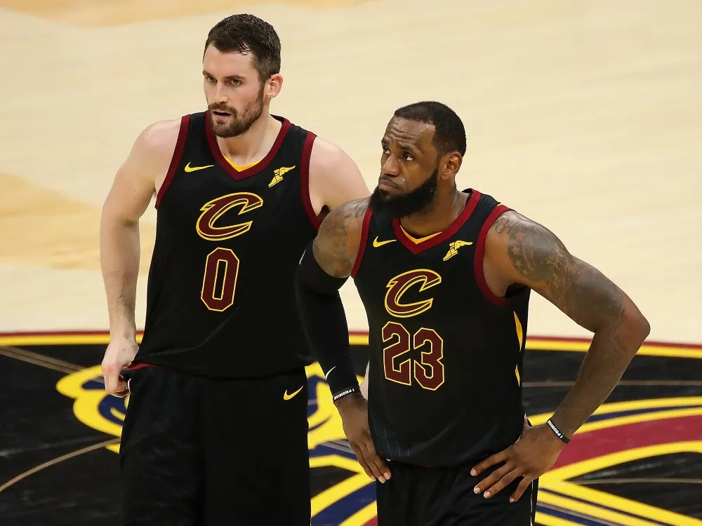 Kevin Love says LeBron James refuses to use roaming in Toronto: 'Waiting for the Wi-Fi'
