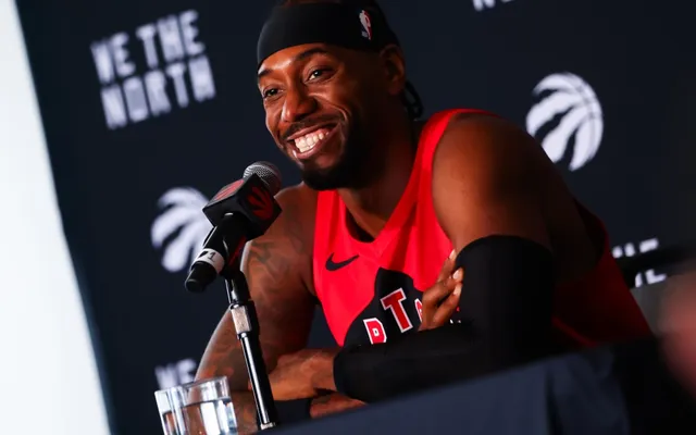 Kawhi Leonard's taking it slow but already impressing Raptors