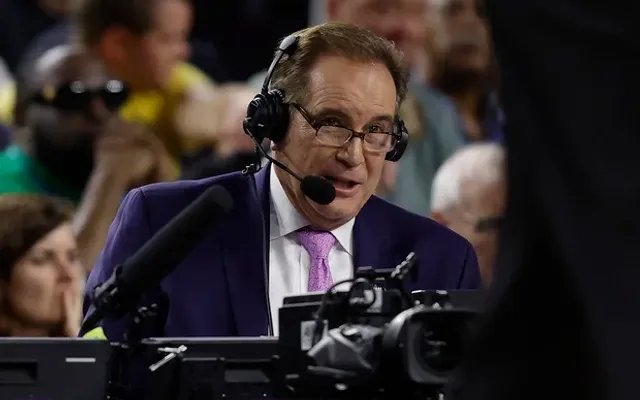 Jim Nantz suffers strange on-air injury during NFL broadcast