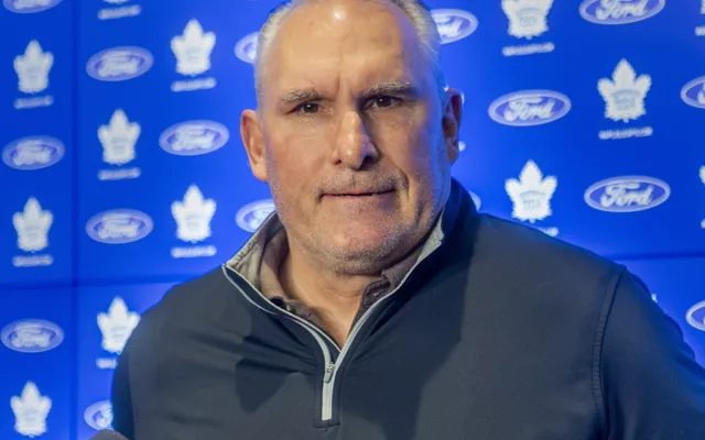 Craig Berube: Maple Leafs 'definitely' should try to sign Sergei Bobrovsky
