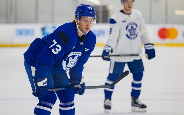 How new forward Teddy Blueger intends to fit in with Maple Leafs