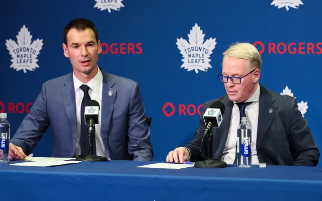 Internet reacts to Steve Simmons' viral moment at Leafs press conference for new GM John Chayka