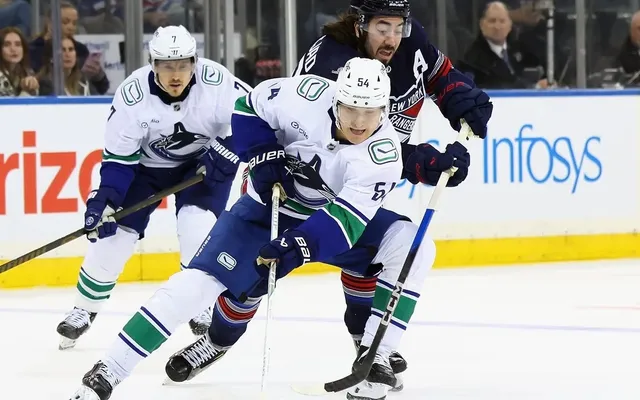 Maple Leafs acquire forward Aatu Raty from Vancouver Canucks