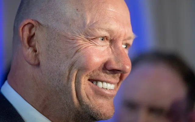 Mats Sundin in unique position of helping Maple Leafs get tougher