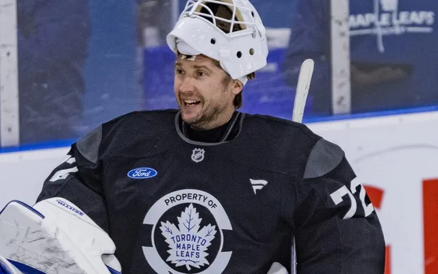 Sergei Bobrovsky says he didn't mean to crash Gavin McKenna's solo lap