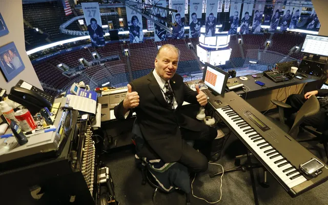Who were the key players in making music for Maple Leafs hockey?