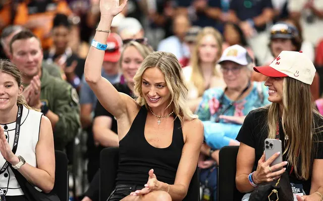 Sophie Cunningham gets warm welcome from NASCAR crowd in Illinois