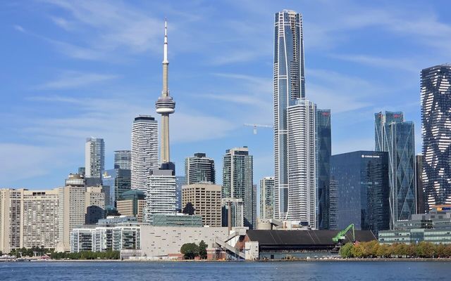 Industry Updates: Single-Family Sales Rise, Resale Supply Tightens, Cultural Programming Expands