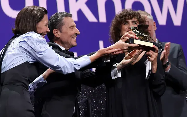 Maggie Gyllenhaal’s Venice Jury Didn’t Award ‘Woman Unknown’ the Golden Lion Just Because It Was Directed by a Woman:…
